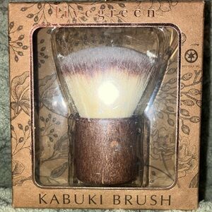 Live Green Kabuki Brush